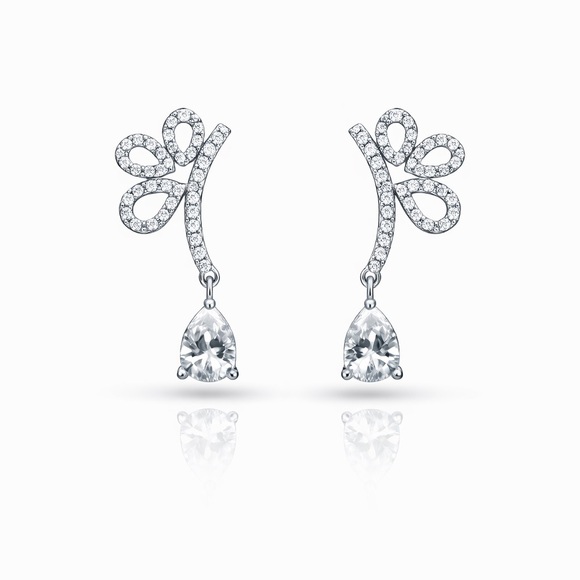 Anthropologie Jewelry - Chic Silver Crystal Teardrop Earrings